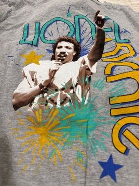 VINTAGE Lionel Richie Graphic T-Shirt — Gray with Yellow & Teal Print